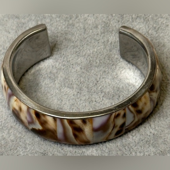 Chic Tiger Shell Silver and Brown Bracelet - Picture 2 of 3